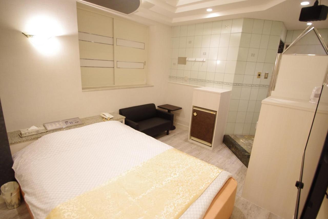 Hotel Crystal 大人専用 Tokyo Eksteriør billede